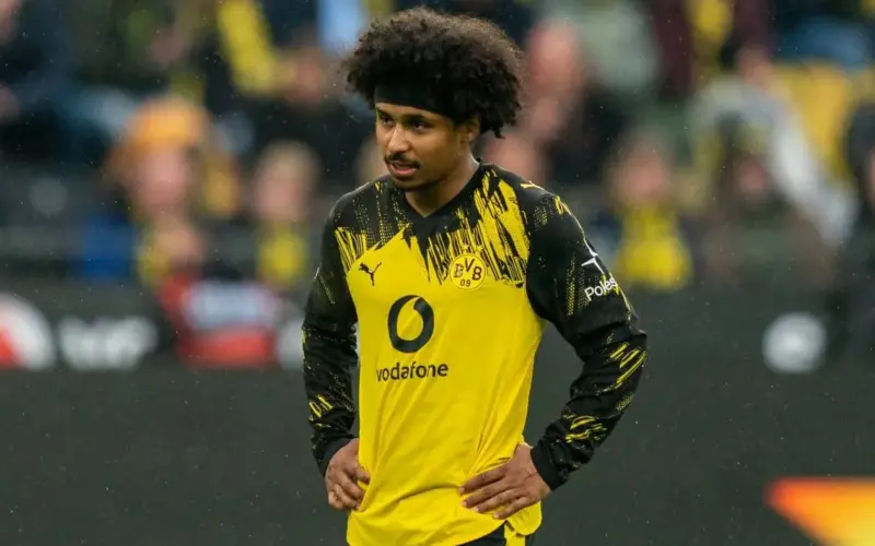 هل ينبغي على كريم أدييمي أن يغادر الآن؟ يبدو أن ميزانية الانتقالات لدى بوروسيا دورتموند محدودة